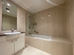 Mascot 2 bed 2 bathroom 2 carpark APT for rent